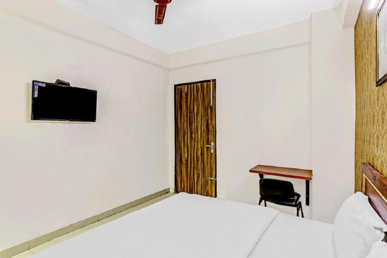 Hotel Noida Continental Bagian luar foto