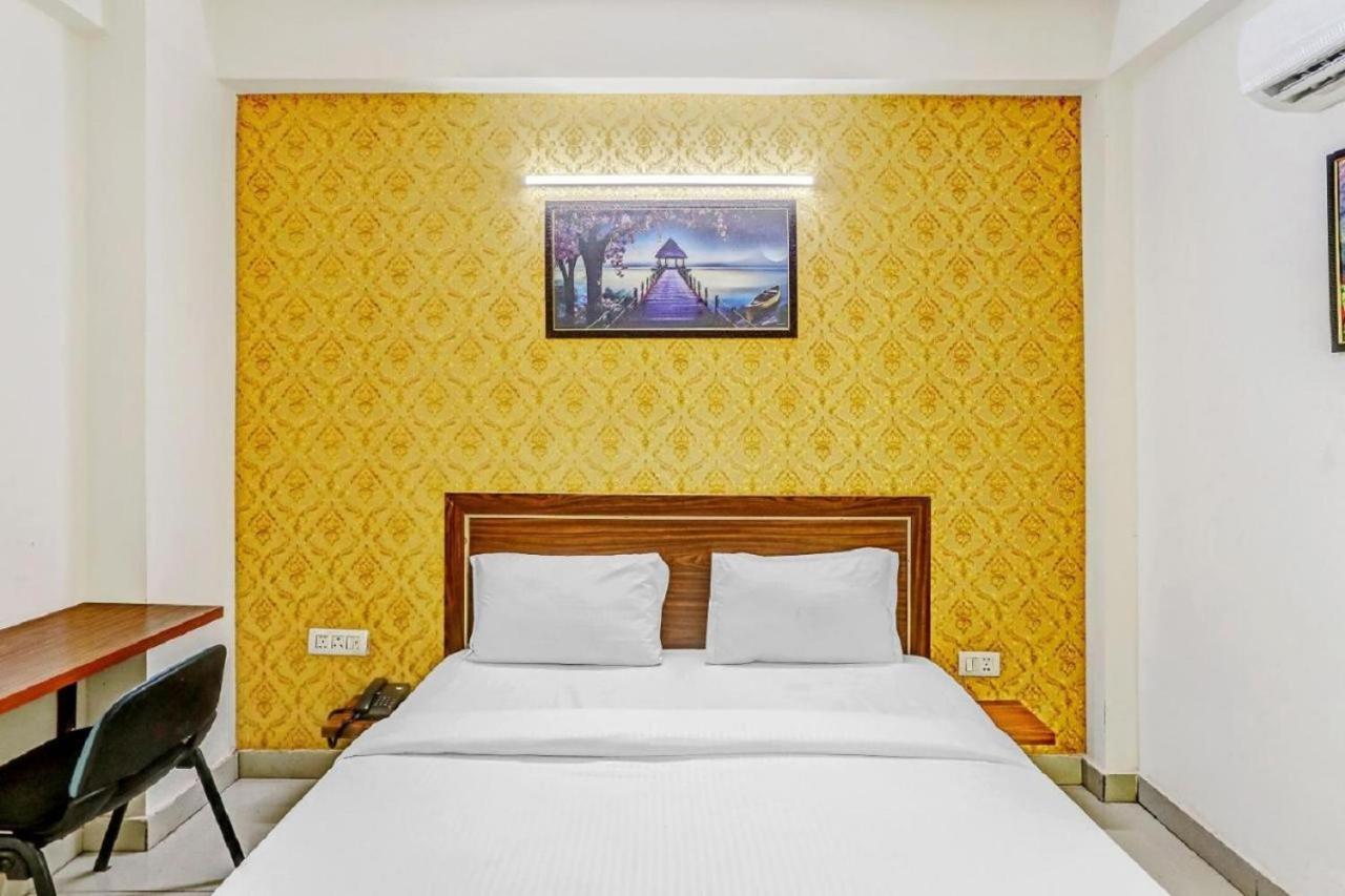 Hotel Noida Continental Bagian luar foto