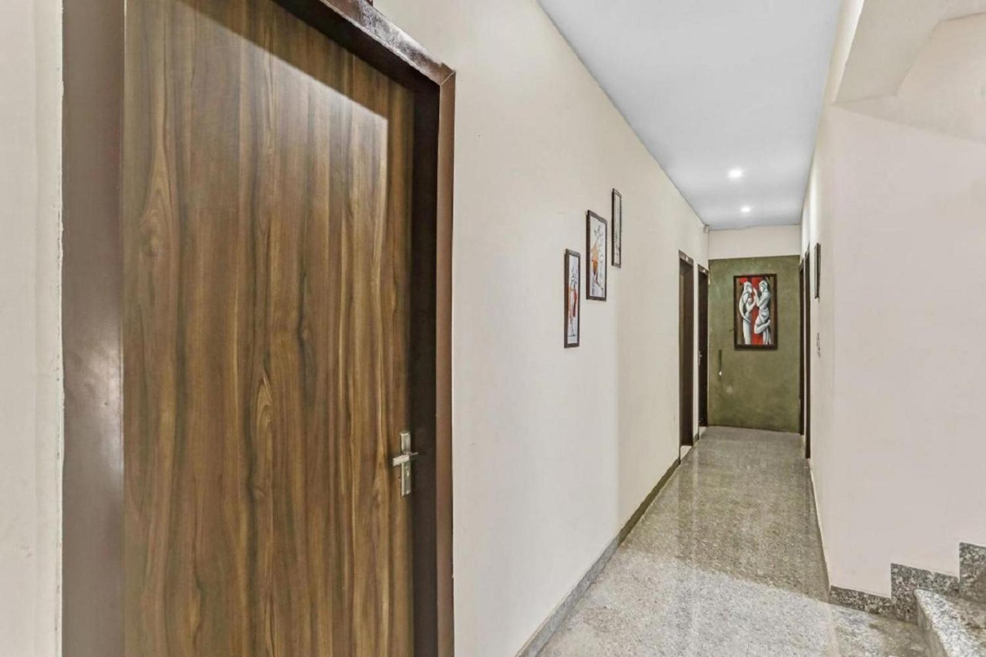 Hotel Noida Continental Bagian luar foto